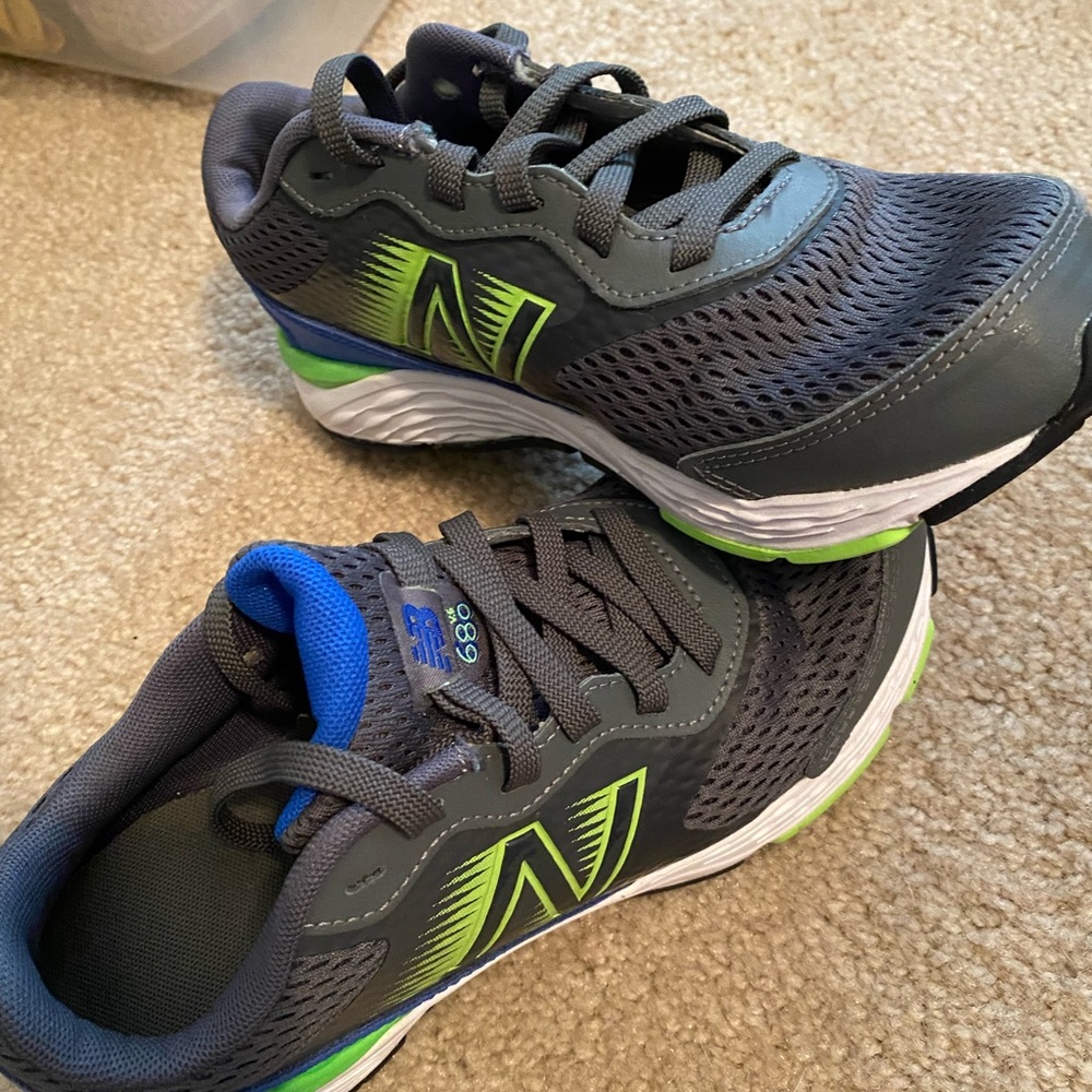 Boys new balance shoes